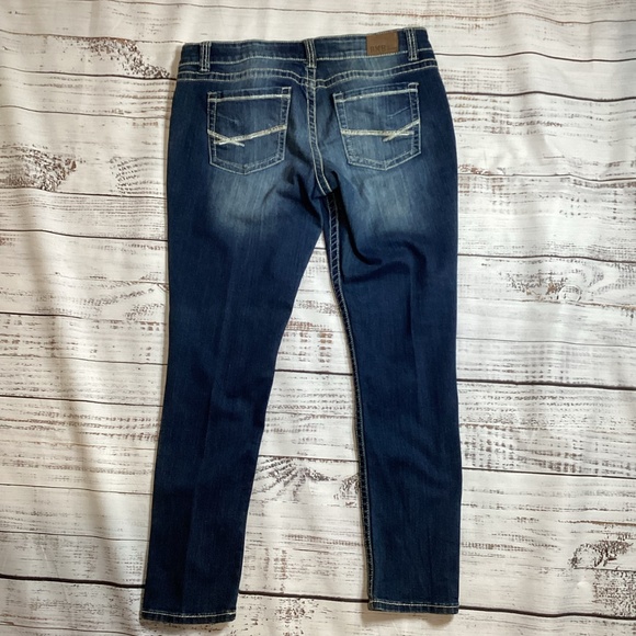 1142. BKE Sabrina Dark Washed Jean EUC Size 32R - Picture 2 of 5